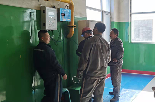 廣眾液晶儲氣罐超溫超壓保護裝置 晉神沙坪煤礦安裝現(xiàn)場