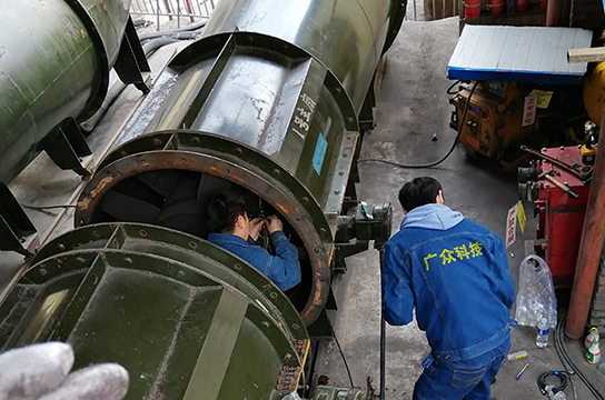 廣眾主扇風(fēng)機(jī)電動(dòng)機(jī)軸承溫度振動(dòng)監(jiān)測(cè)裝置安裝現(xiàn)場(chǎng)